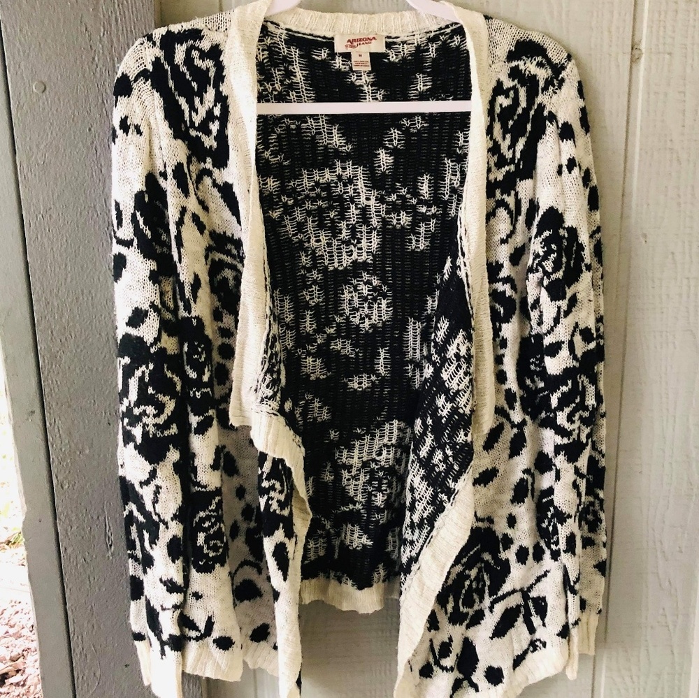 3/$20 🍁 Size M. Fall/Winter Rose cardigan